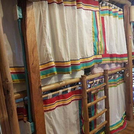 Flotsam And Jetsam Artist Beach Hostel 산 후안 외부 사진