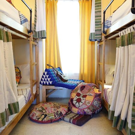Flotsam And Jetsam Artist Beach Hostel 산 후안 외부 사진