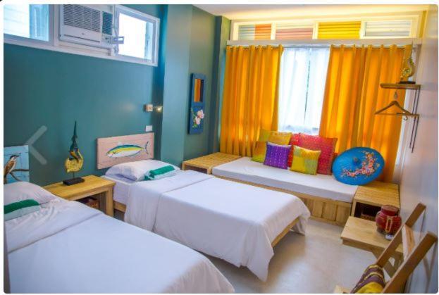 Flotsam And Jetsam Artist Beach Hostel 산 후안 외부 사진