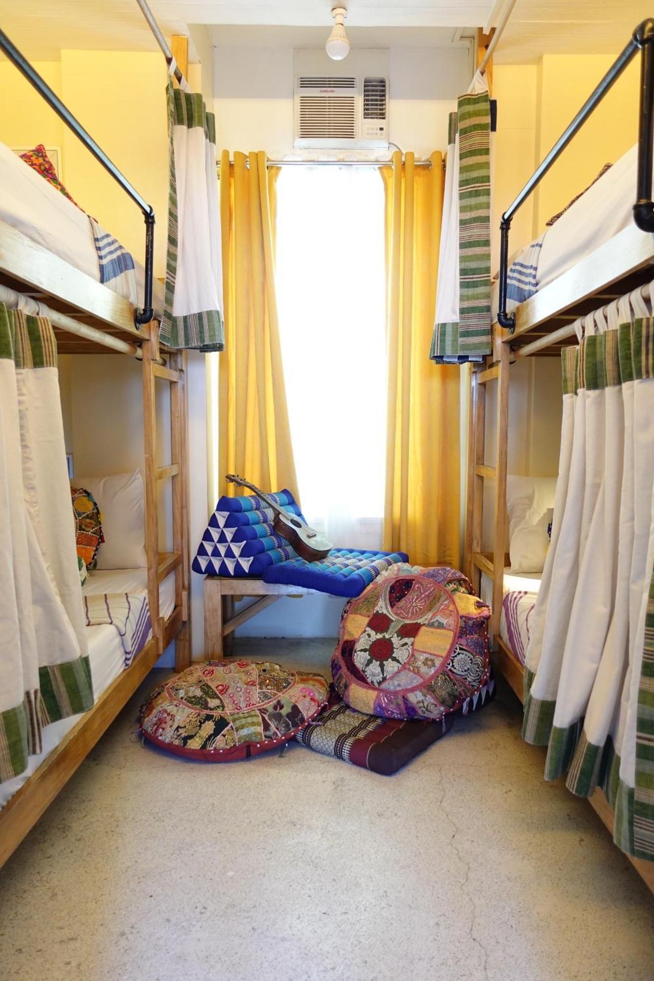 Flotsam And Jetsam Artist Beach Hostel 산 후안 외부 사진