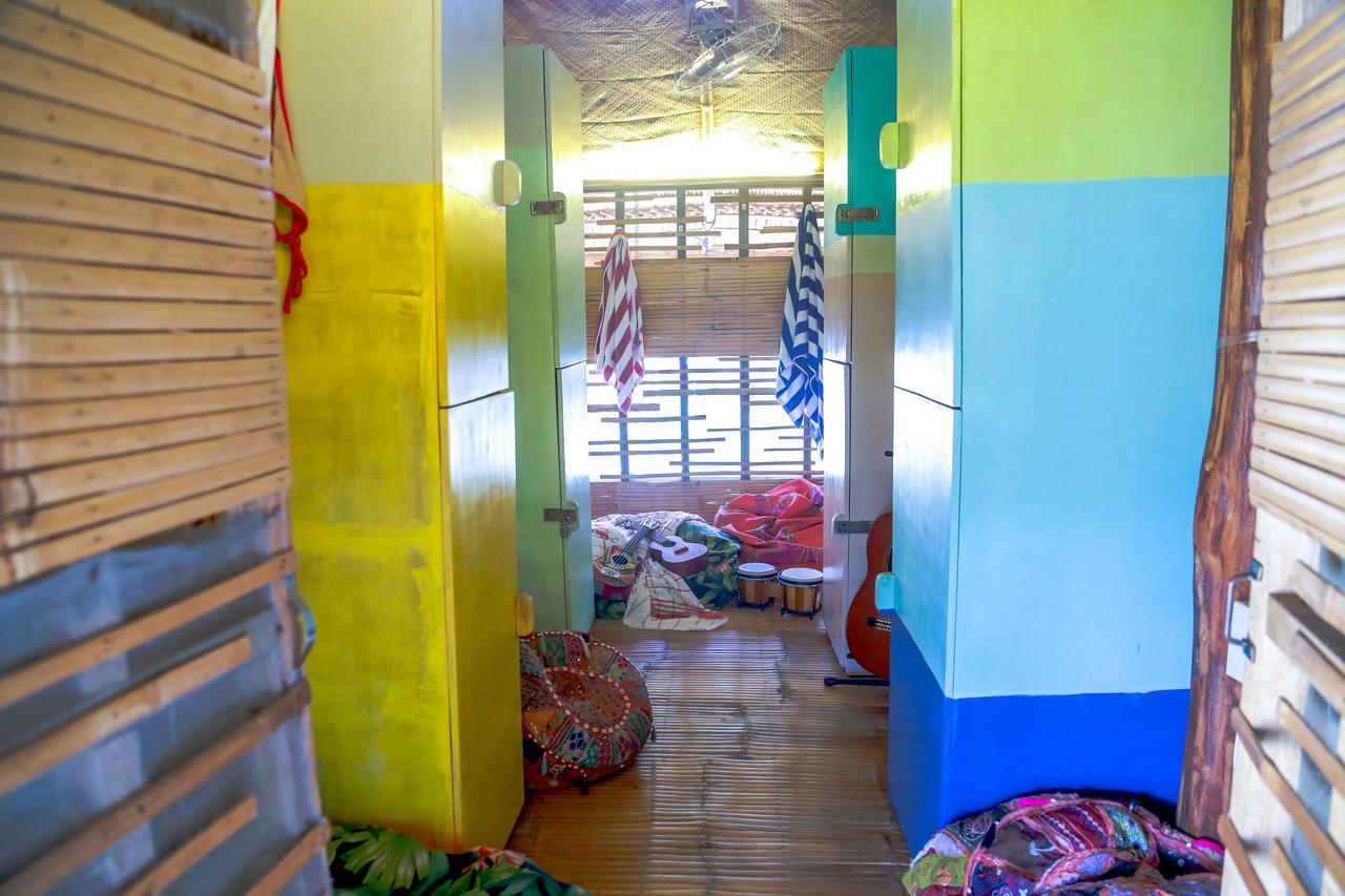 Flotsam And Jetsam Artist Beach Hostel 산 후안 외부 사진